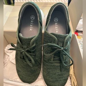 Kizik 11 Women’s, 9.5 Men’s Wide Madrid Olive Shoes